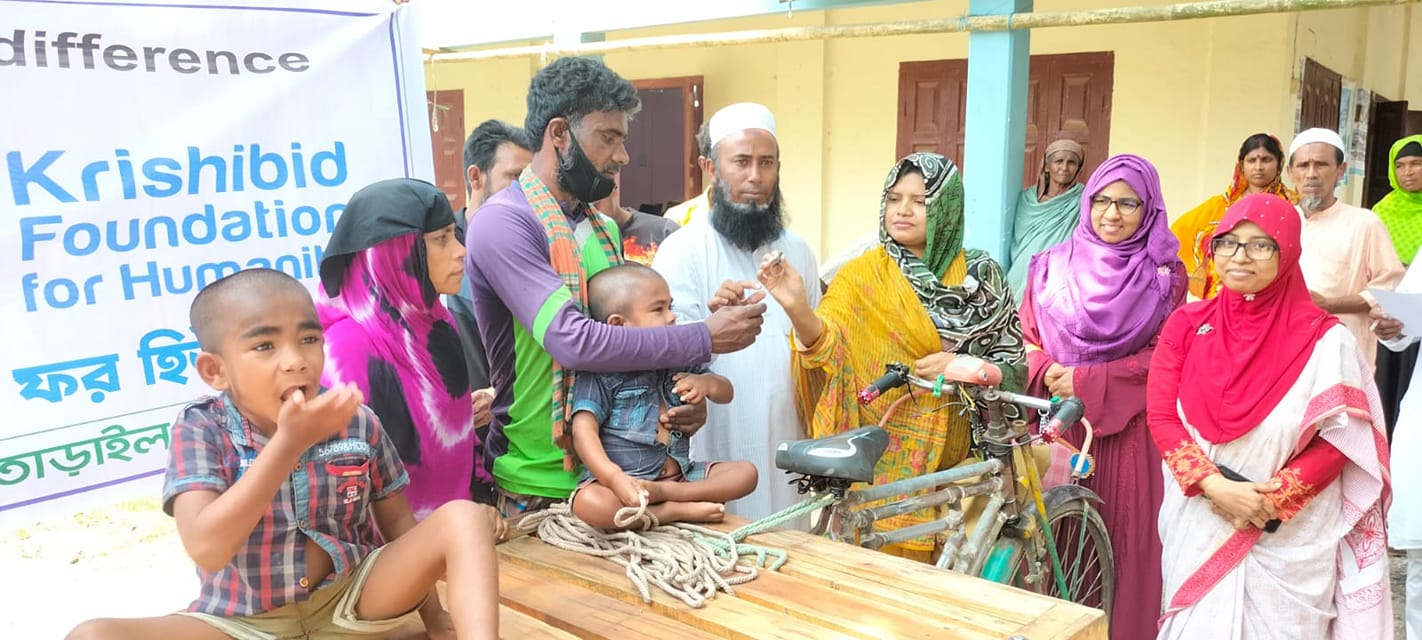 ইন্জিন চালিত ভ্যান মালিক কিশোরগন্জের তাড়াইল উপজেলার আজিজুল ভাই